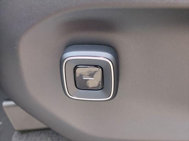 new 2025 Volvo EX90 car, priced at $86,490