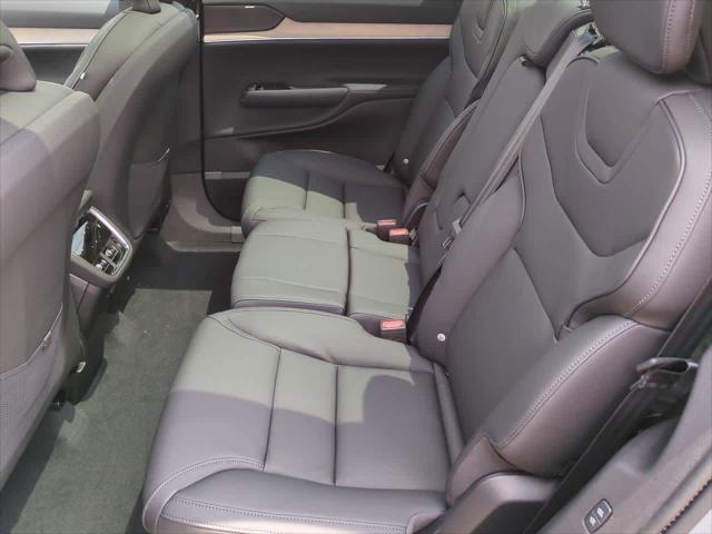 new 2025 Volvo EX90 car, priced at $86,490