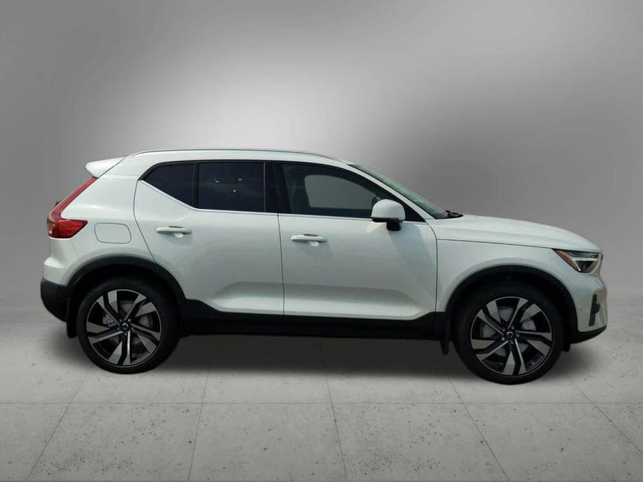 new 2025 Volvo XC40 car, priced at $52,440