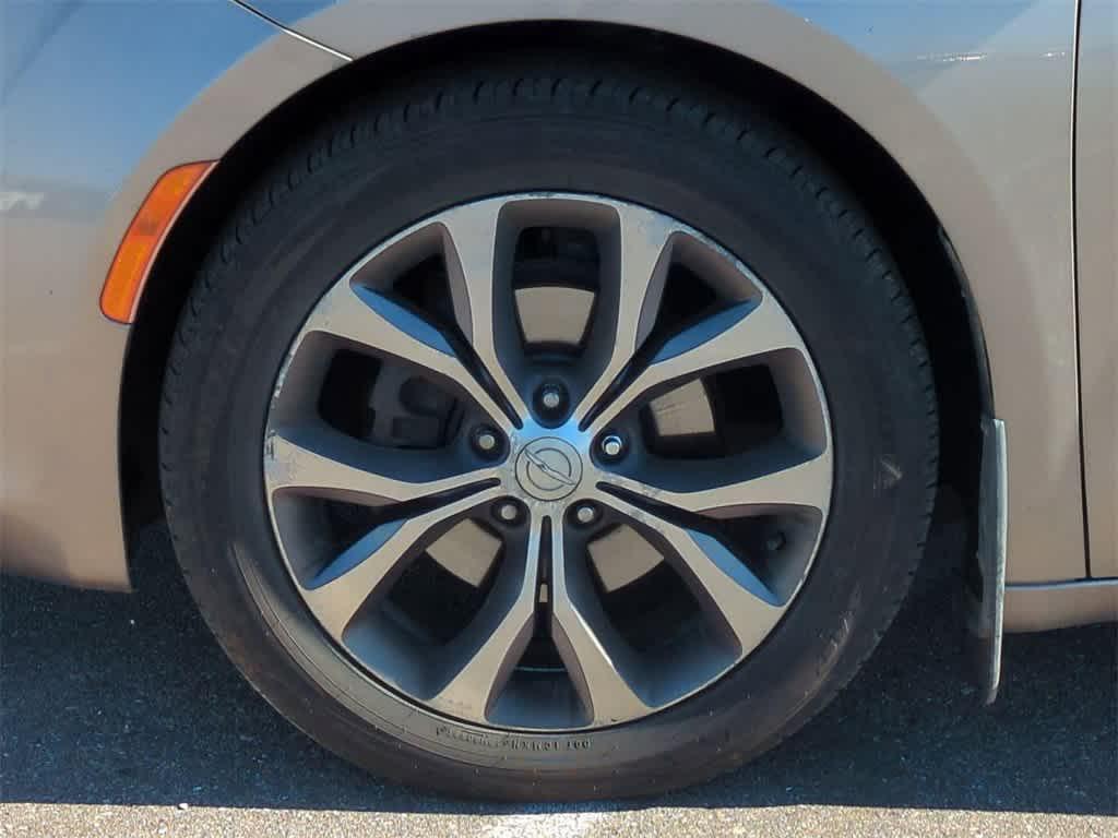 used 2018 Chrysler Pacifica car, priced at $16,367