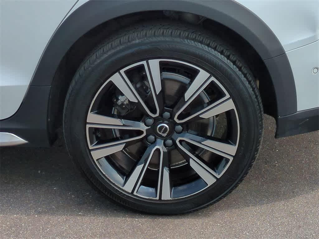 used 2023 Volvo V60 Cross Country car, priced at $36,277