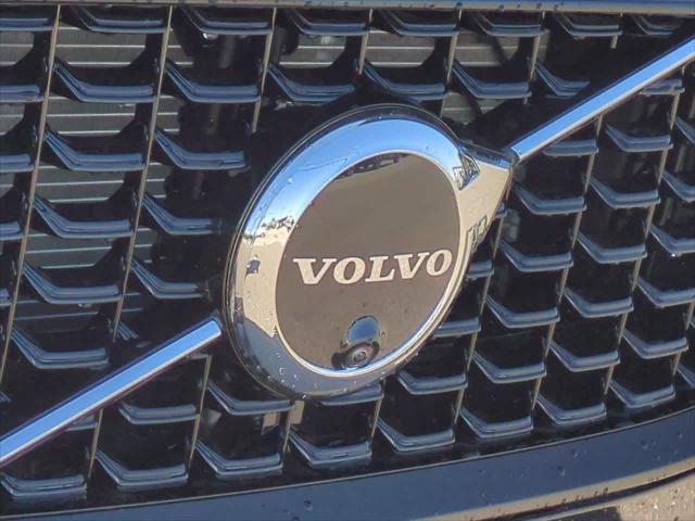 new 2025 Volvo XC60 car, priced at $60,660