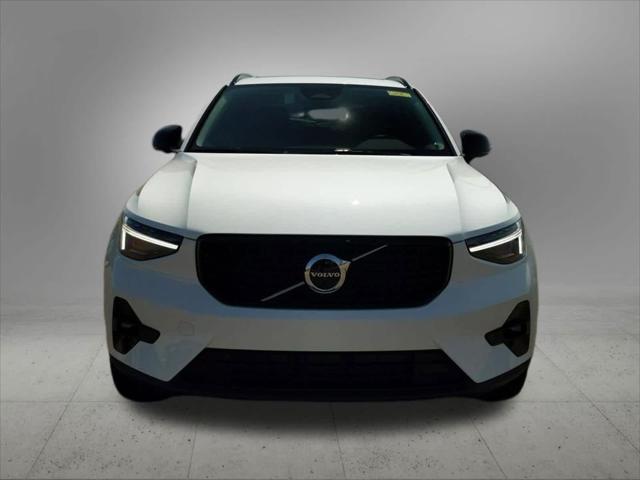 new 2025 Volvo XC40 car, priced at $46,866