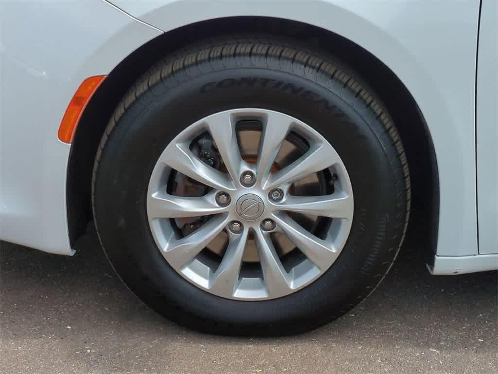 used 2019 Chrysler Pacifica car, priced at $12,277