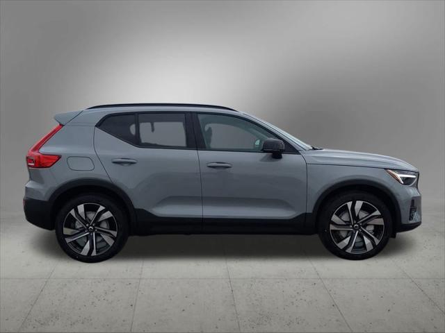 new 2025 Volvo XC40 car, priced at $49,810