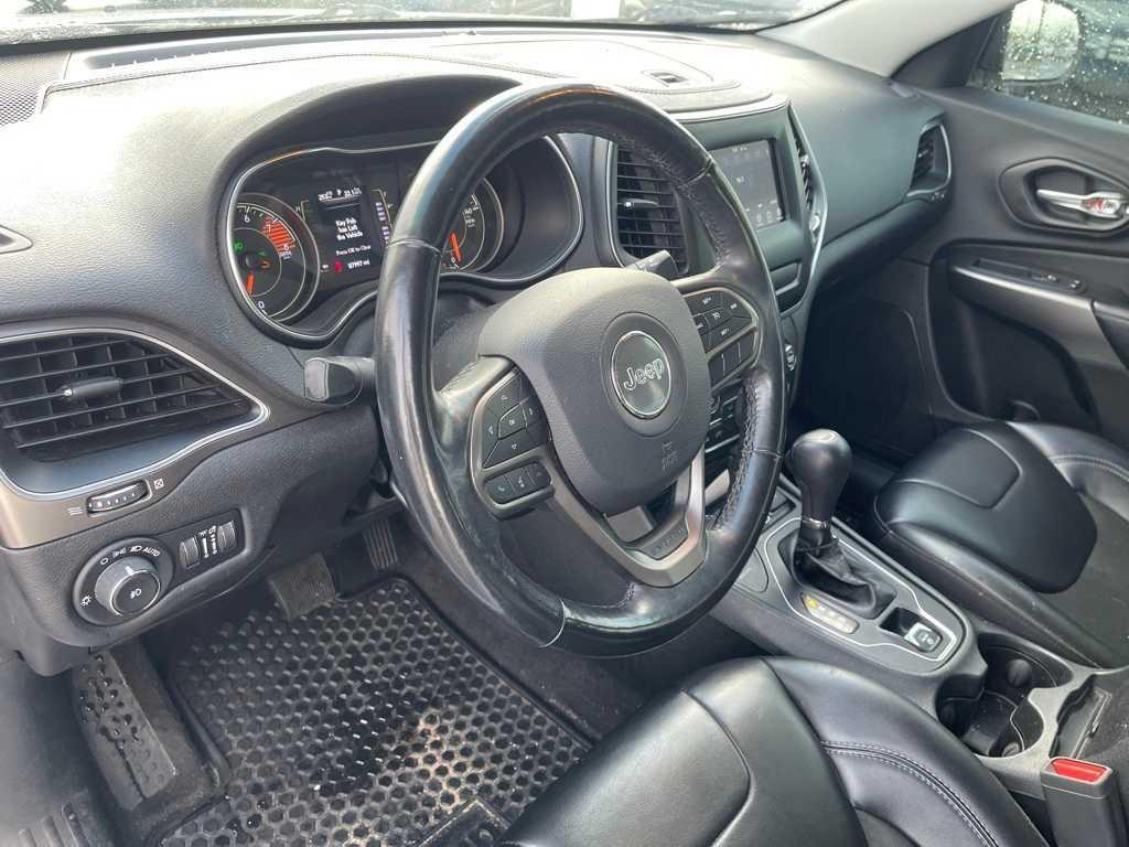 used 2020 Jeep Cherokee car, priced at $17,201