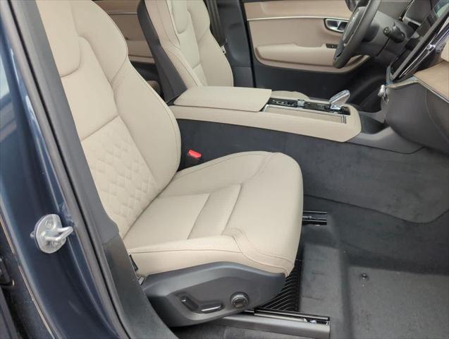 new 2025 Volvo XC90 car, priced at $69,155