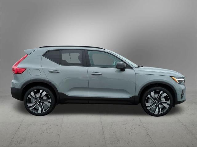 new 2025 Volvo XC40 car, priced at $49,790