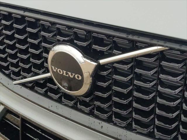 new 2025 Volvo XC60 car, priced at $52,900