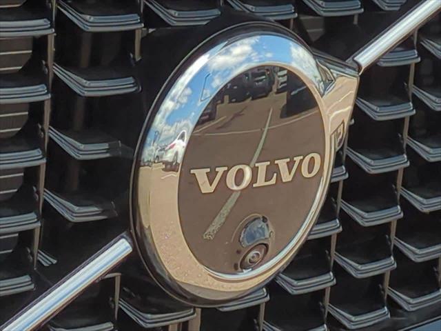 new 2025 Volvo XC60 car, priced at $56,900