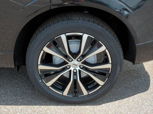 new 2025 Volvo XC60 car, priced at $56,900