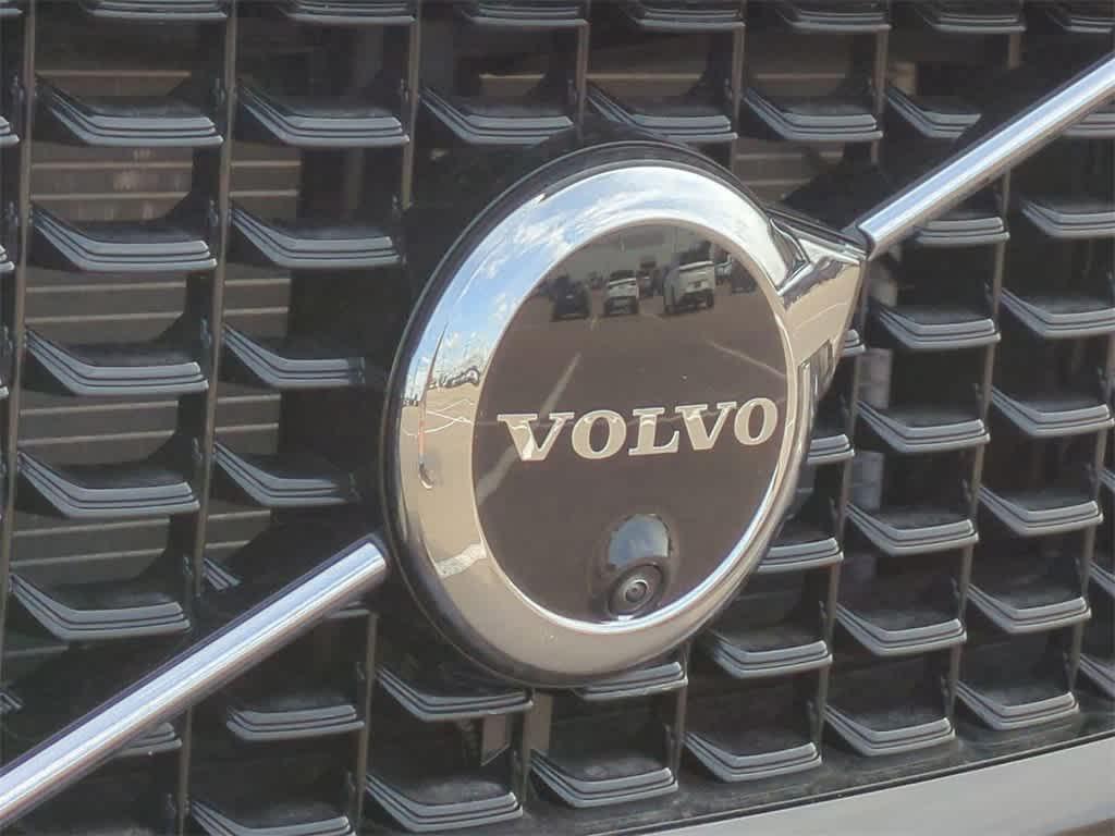 new 2025 Volvo XC60 Plug-In Hybrid car, priced at $66,235