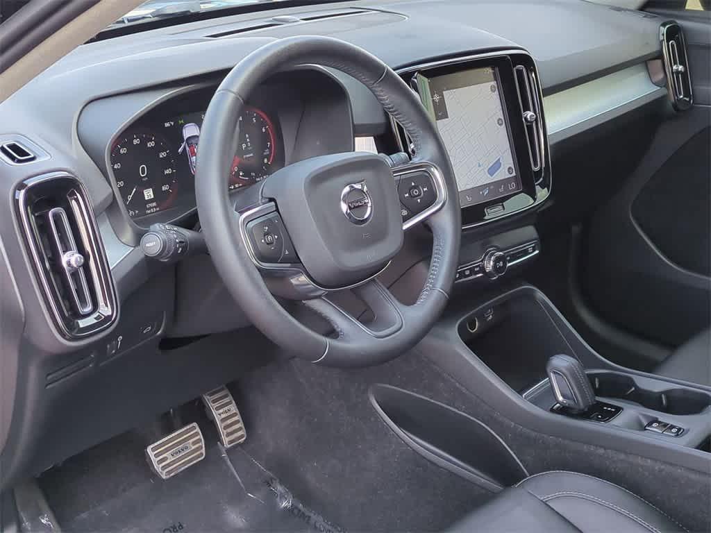 used 2021 Volvo XC40 car, priced at $21,664