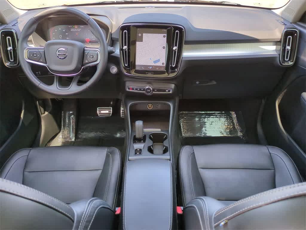 used 2021 Volvo XC40 car, priced at $21,664