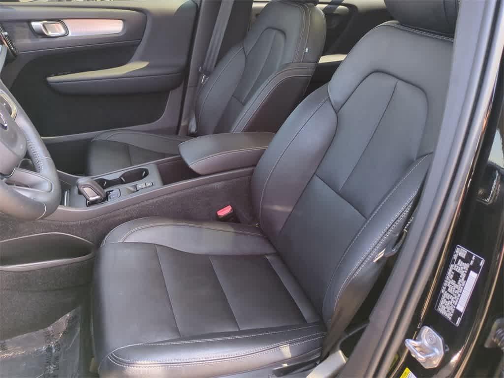 used 2021 Volvo XC40 car, priced at $21,664
