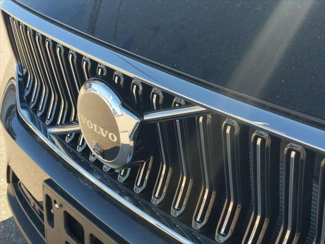 new 2025 Volvo XC40 car, priced at $48,400