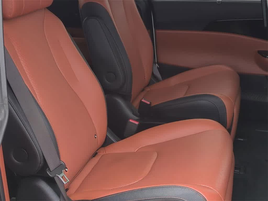 used 2024 Kia Carnival car, priced at $40,977