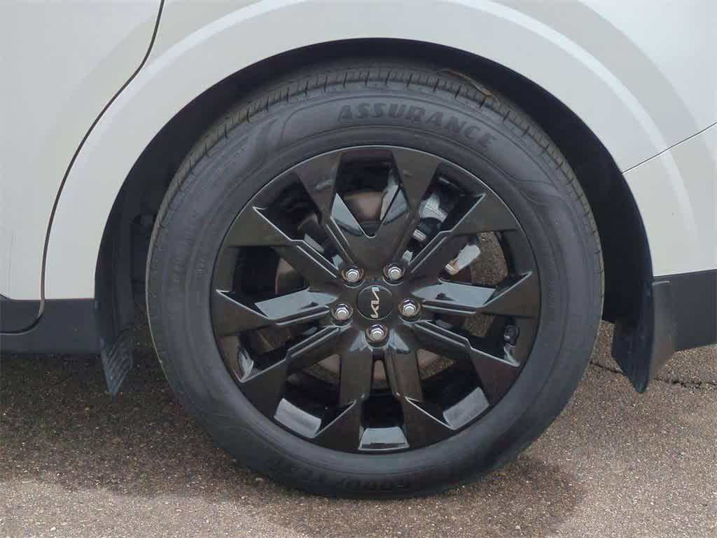 used 2024 Kia Carnival car, priced at $40,977