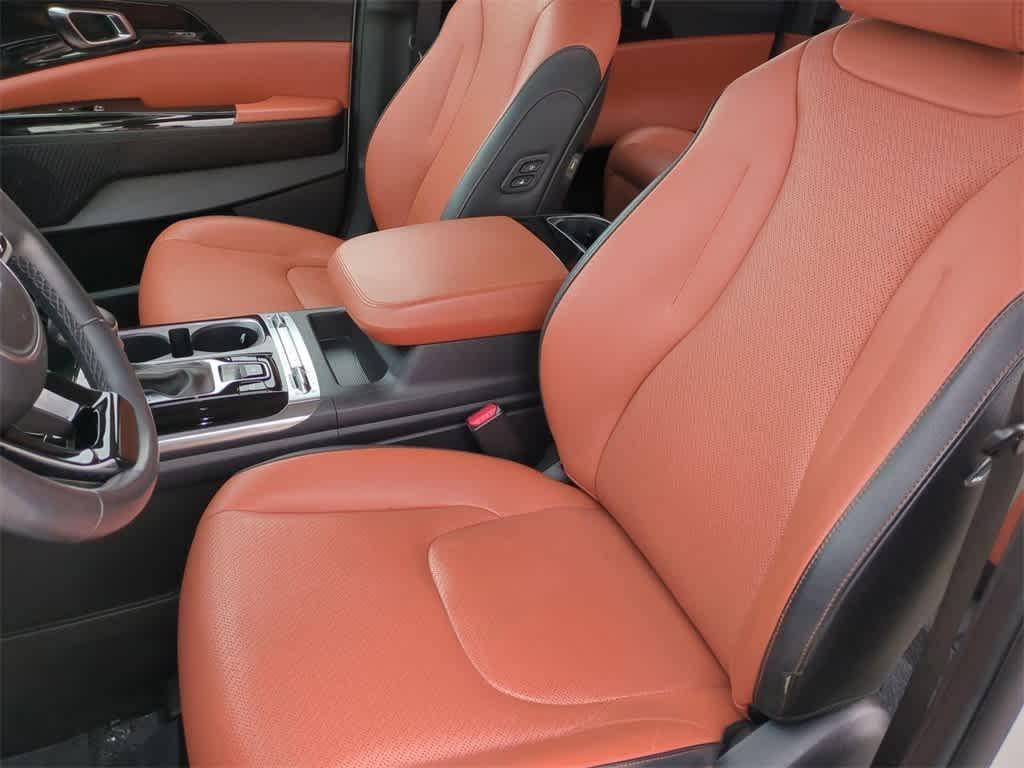 used 2024 Kia Carnival car, priced at $40,977