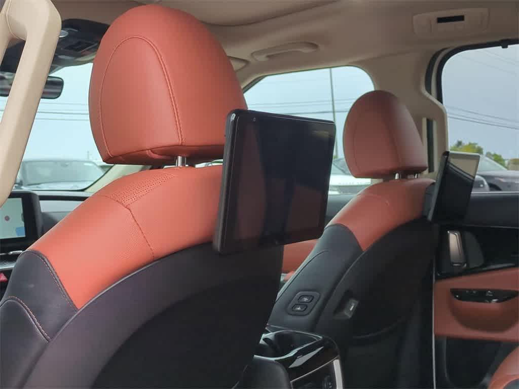 used 2024 Kia Carnival car, priced at $40,977