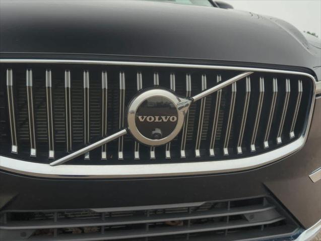 used 2022 Volvo XC60 car, priced at $38,947