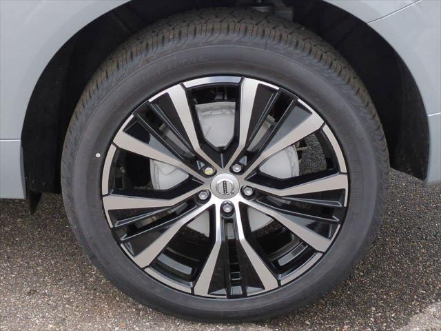 new 2025 Volvo XC60 car, priced at $55,360
