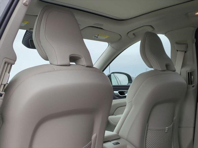 new 2025 Volvo XC60 car, priced at $55,360
