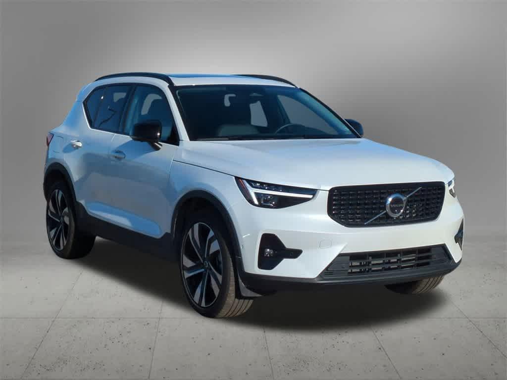 used 2023 Volvo XC40 car, priced at $34,477