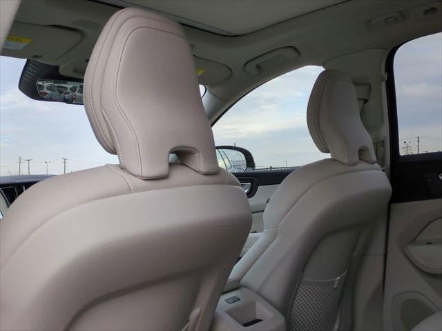 new 2025 Volvo XC60 car, priced at $53,600