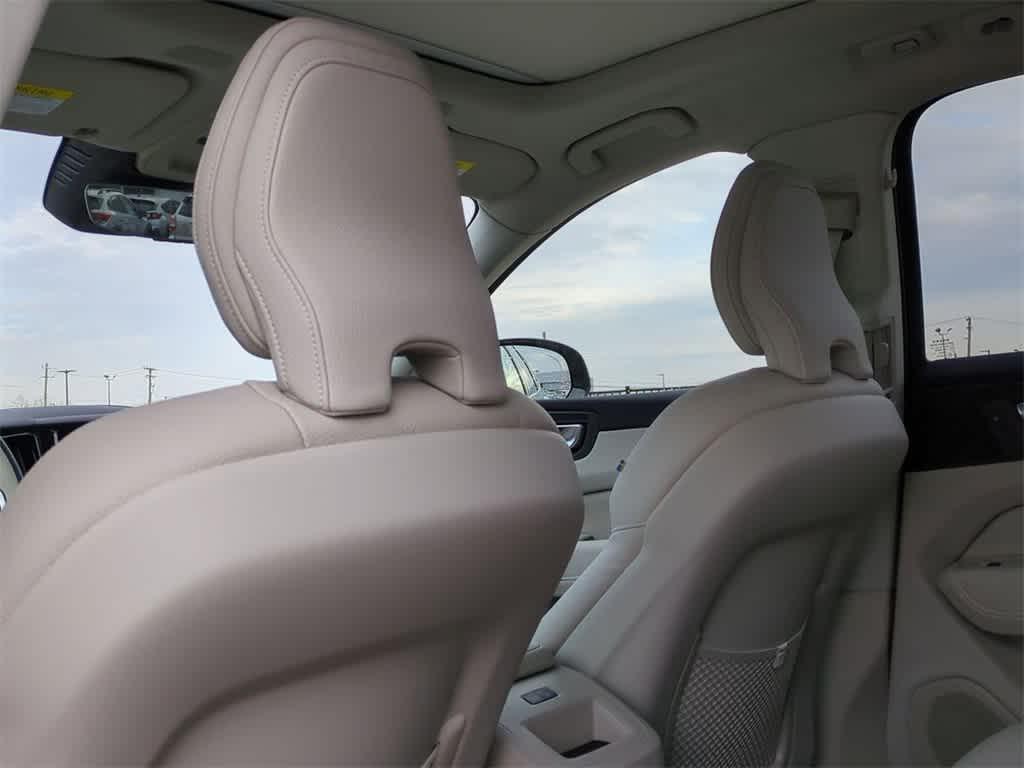 new 2025 Volvo XC60 car, priced at $53,600