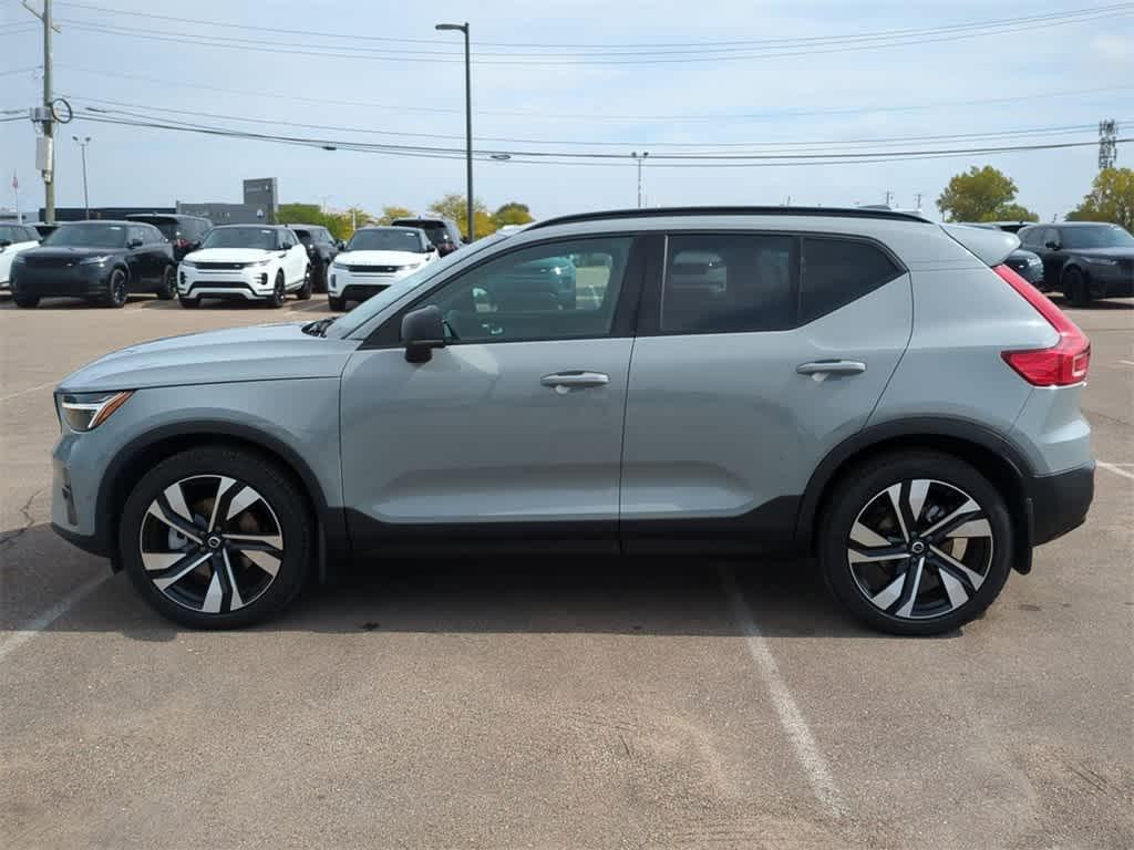 new 2025 Volvo XC40 car, priced at $47,688