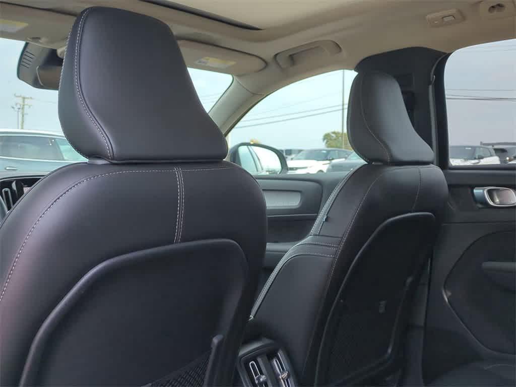 new 2025 Volvo XC40 car, priced at $47,688