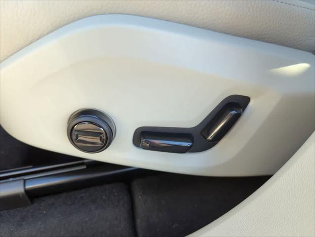 new 2025 Volvo XC60 car, priced at $51,450