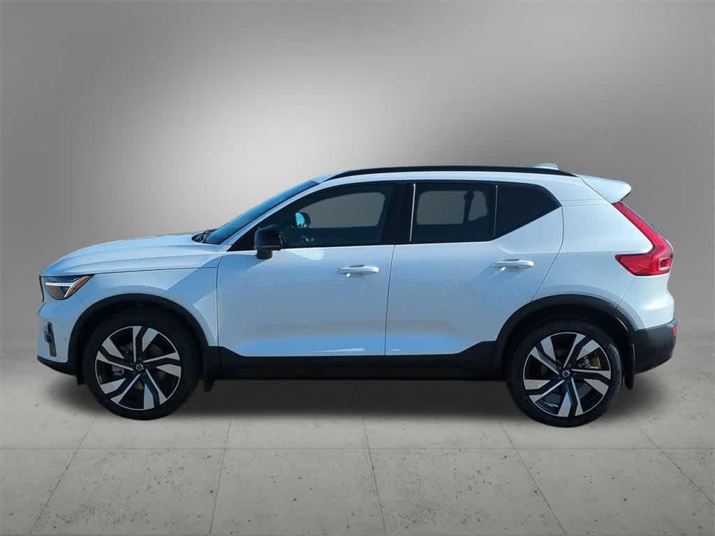 new 2025 Volvo XC40 car, priced at $50,188