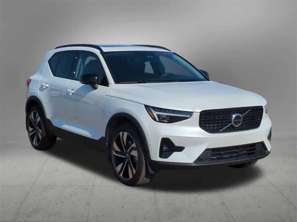 new 2025 Volvo XC40 car, priced at $50,188