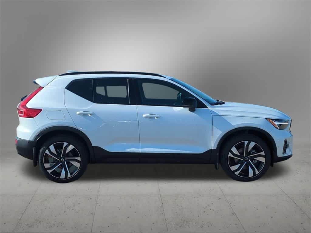 new 2025 Volvo XC40 car, priced at $50,188