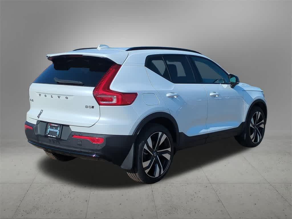 new 2025 Volvo XC40 car, priced at $50,188