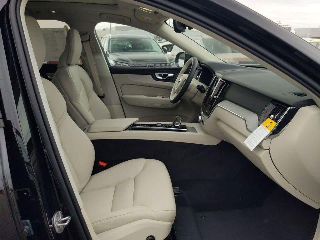 new 2025 Volvo XC60 Plug-In Hybrid car, priced at $63,931