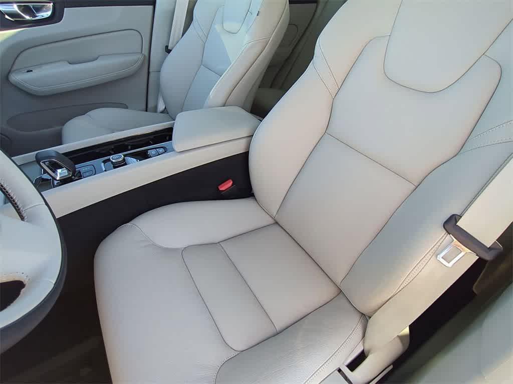 new 2025 Volvo XC60 Plug-In Hybrid car, priced at $63,931