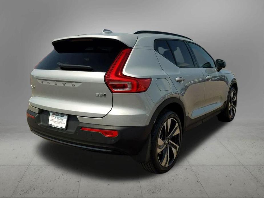 new 2024 Volvo XC40 car, priced at $44,885