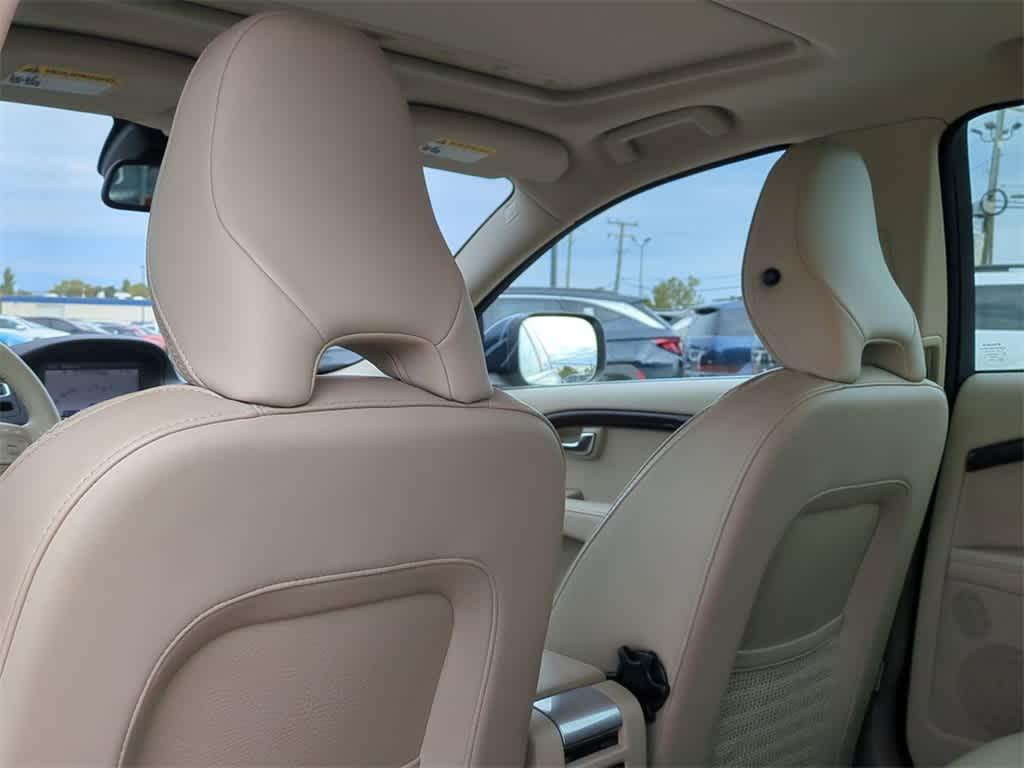 used 2014 Volvo XC70 car, priced at $7,777