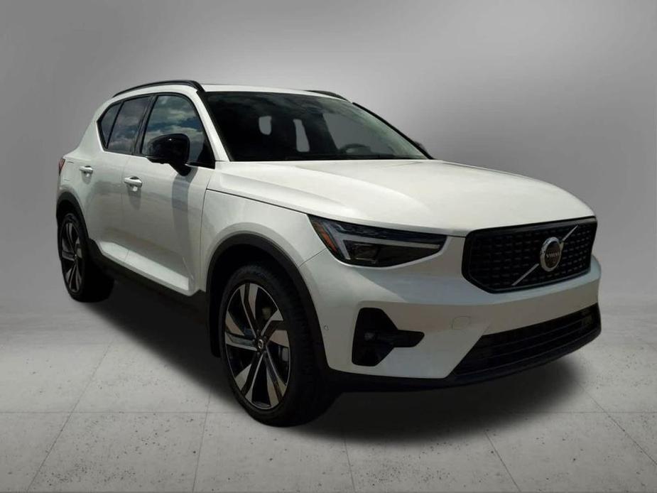 new 2024 Volvo XC40 car, priced at $44,747