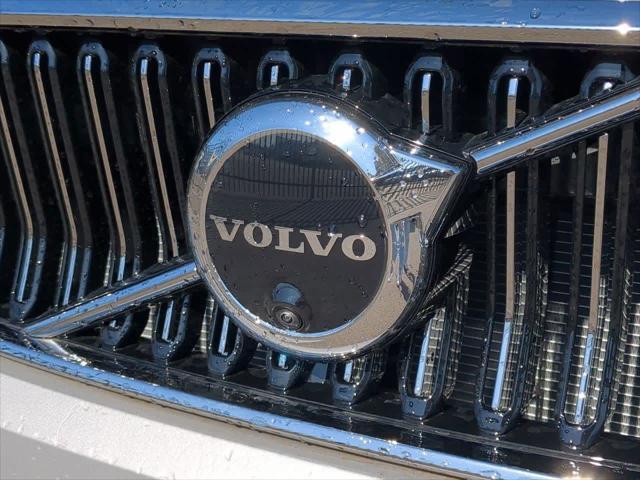 new 2025 Volvo XC40 car, priced at $52,215