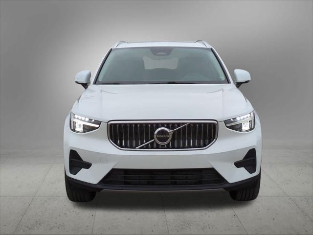 new 2025 Volvo XC40 car, priced at $45,000