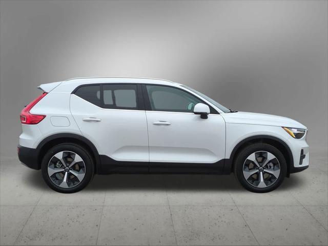 new 2025 Volvo XC40 car, priced at $45,000