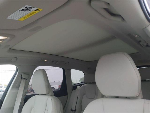 new 2025 Volvo XC60 car, priced at $58,900