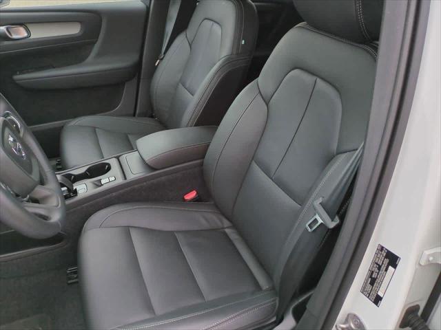 new 2025 Volvo XC40 car, priced at $44,521