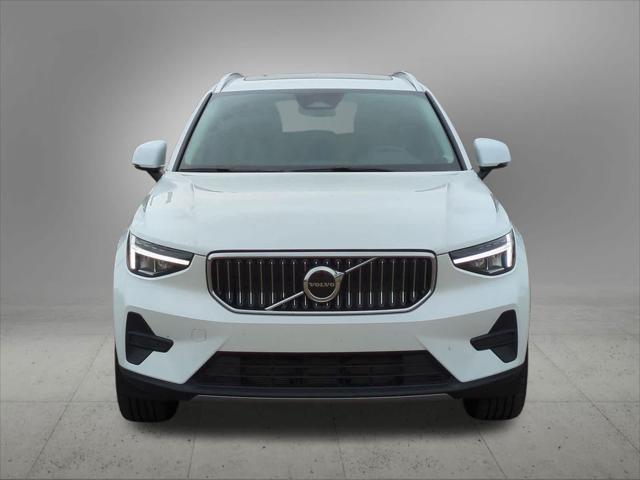 new 2025 Volvo XC40 car, priced at $44,521