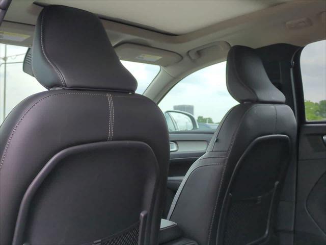 new 2025 Volvo XC40 car, priced at $44,521