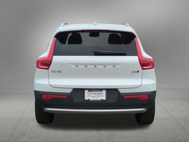 new 2025 Volvo XC40 car, priced at $44,521
